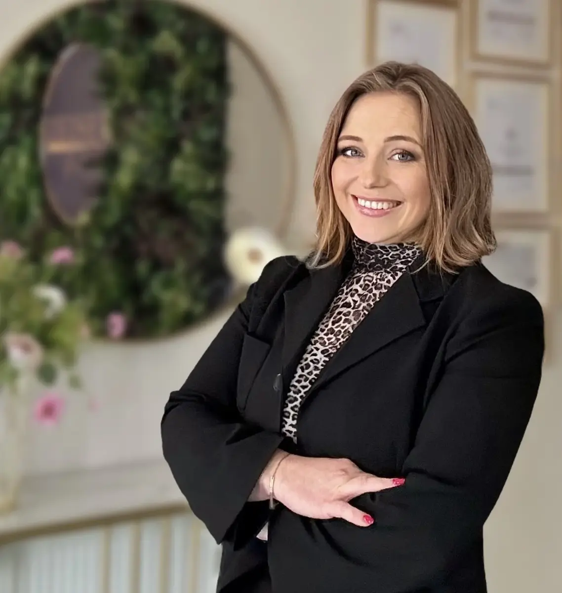 Porträt von Olga Zeiser in der Zeiser beauty Suite